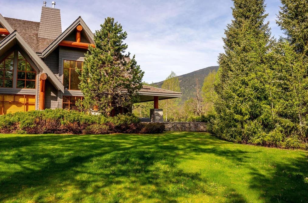8398 GLEN ABBEY LANE, Whistler, BC — Residential for Sale - Photo 2