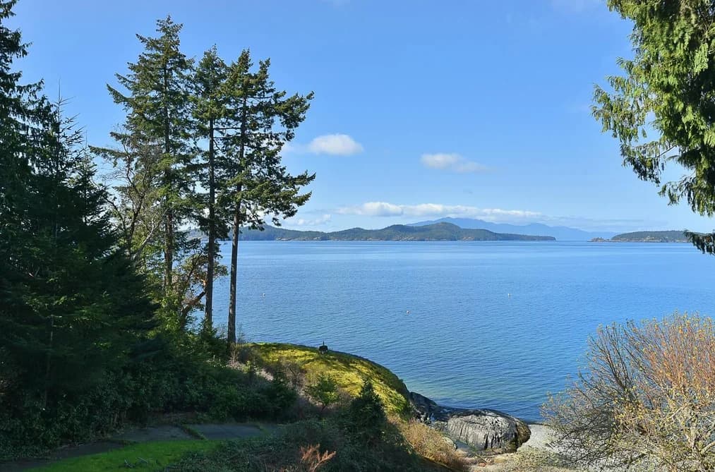 8429 REDROOFFS ROAD, Halfmoon Bay, BC — Residential for Sale - Photo 2