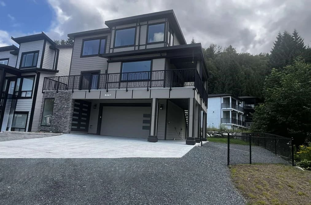 8447 FOREST GATE DRIVE, Chilliwack, BC — Residential for Sale - Photo 2