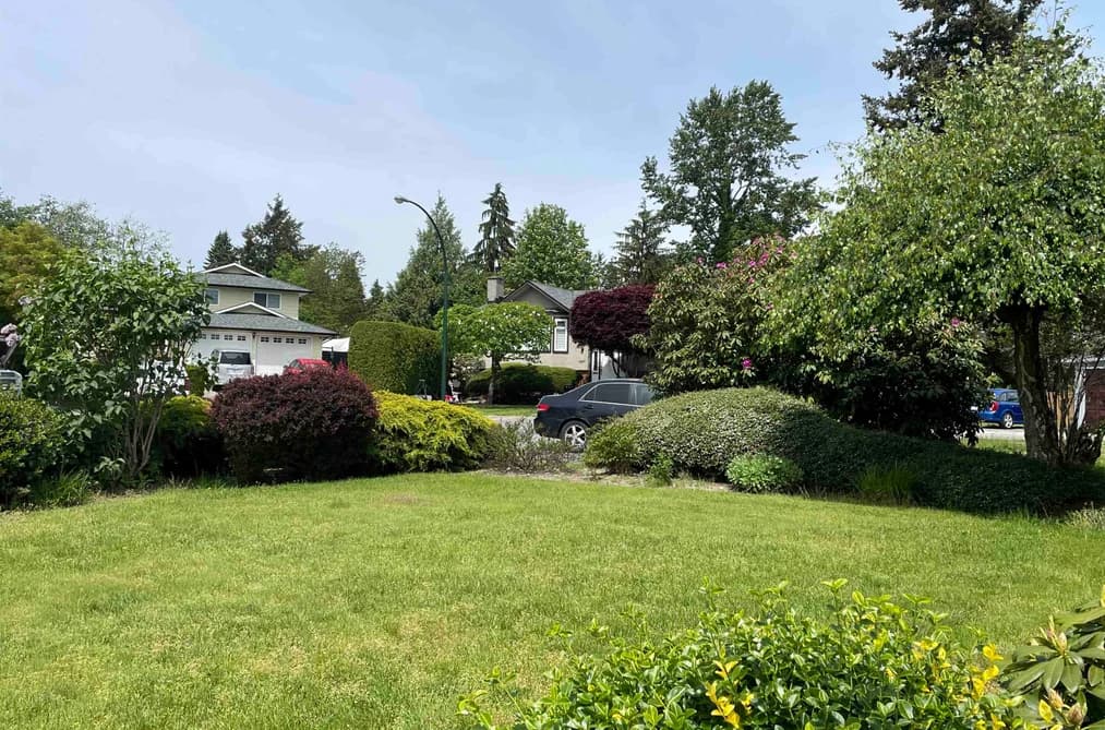 8454 116A Street, Delta, BC - House for Sale - Photo 2 of 25 8454 116A Street, Delta, BC - House for Sale - Photo 2 of 25