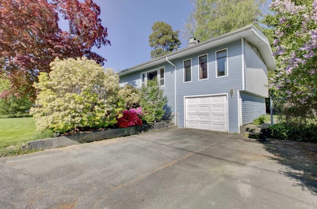 8505 HOWARD CRESCENT, Chilliwack, BC — Residential for Sale - Photo 2