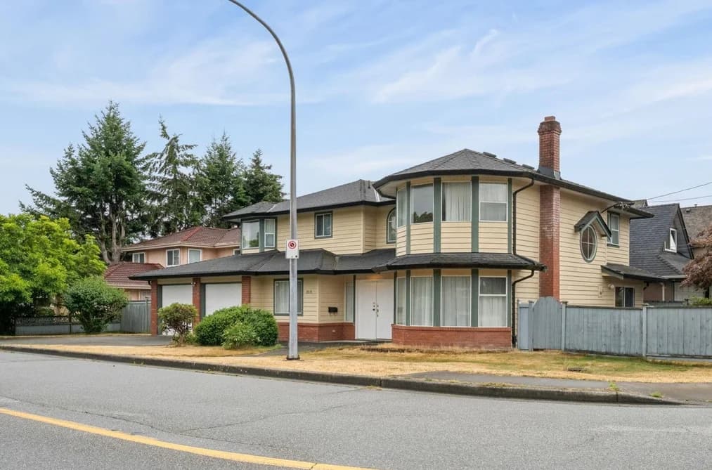 8511 ASH STREET, Richmond, BC — Residential for Sale - Photo 2