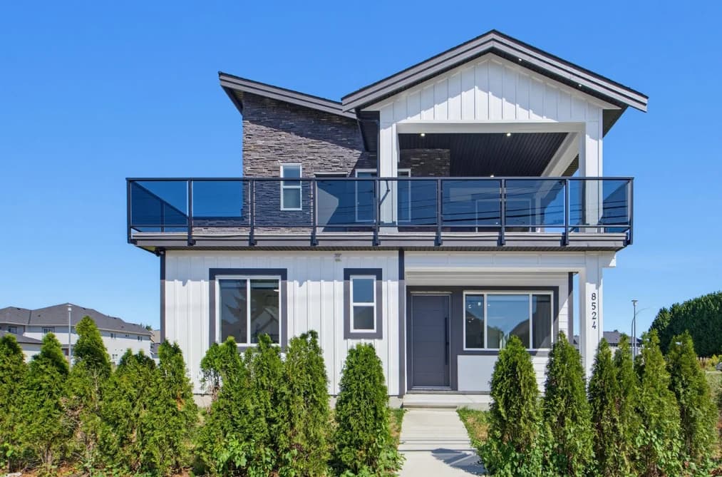 8524 CEDAR STREET, Mission, BC — Residential for Sale - Main Photo