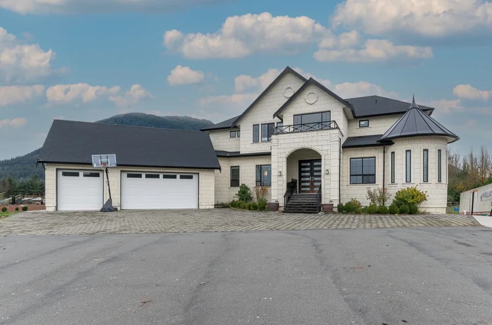 8528 SYLVESTER ROAD, Mission, BC — Residential for Sale - Photo 2