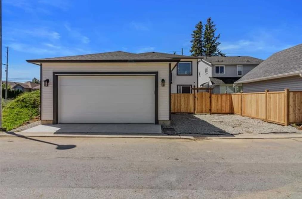 8544 CEDAR STREET, Mission, BC — Residential for Sale - Photo 2