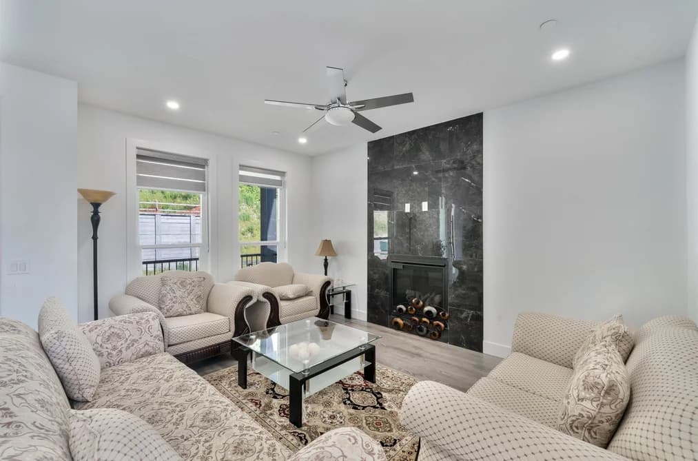 8561 FOREST GATE DRIVE, Chilliwack, BC — Residential for Sale - Photo 2