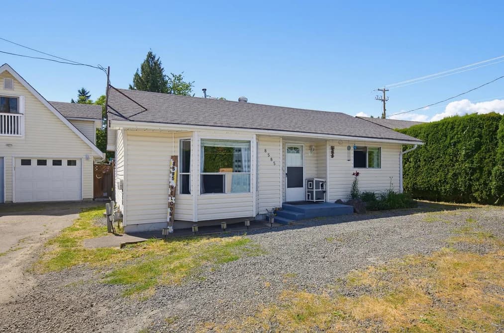 8585 BROADWAY STREET, Chilliwack, BC — Residential for Sale - Photo 2