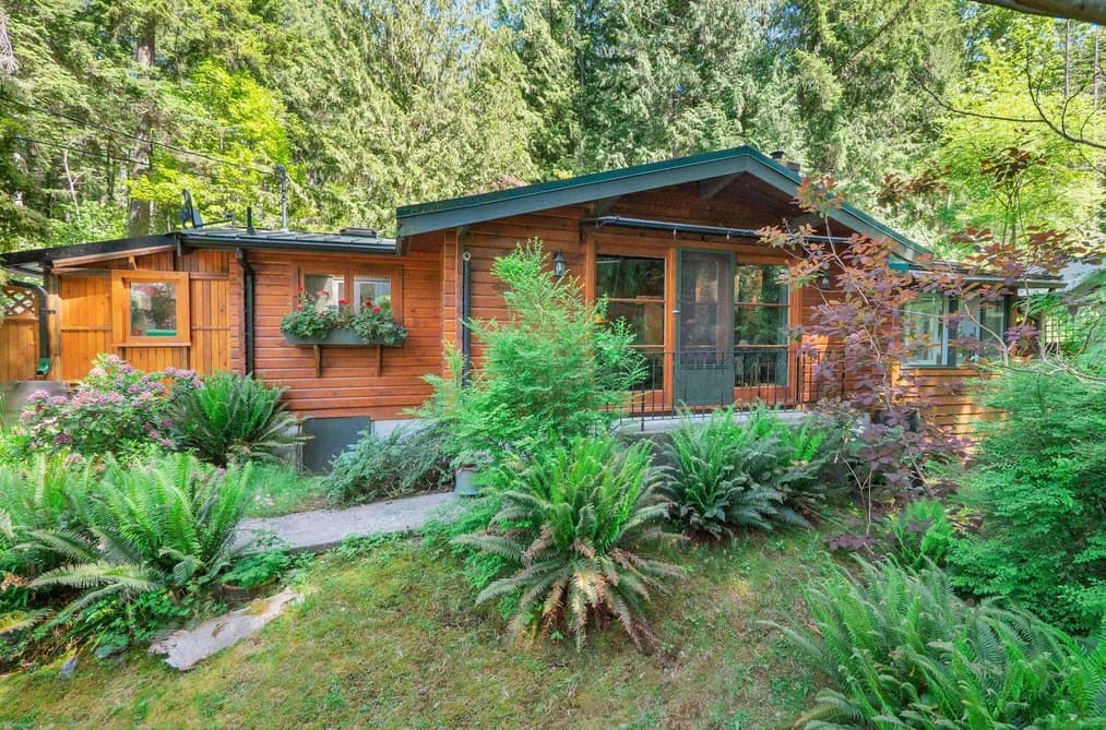8626 REDROOFFS ROAD, Halfmoon Bay, BC — Residential for Sale - Main Photo