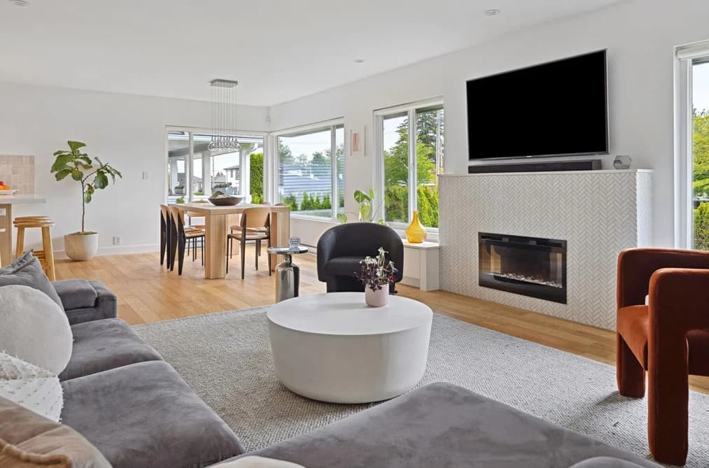 8647 10TH AVENUE, Burnaby, BC — Residential for Sale - Main Photo