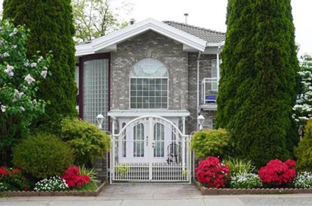 8675 ARMSTRONG AVENUE, Burnaby, BC — Residential for Sale - Photo 2