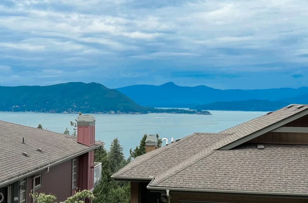 8676 SEASCAPE DRIVE, West Vancouver, BC — Residential for Sale - Photo 2