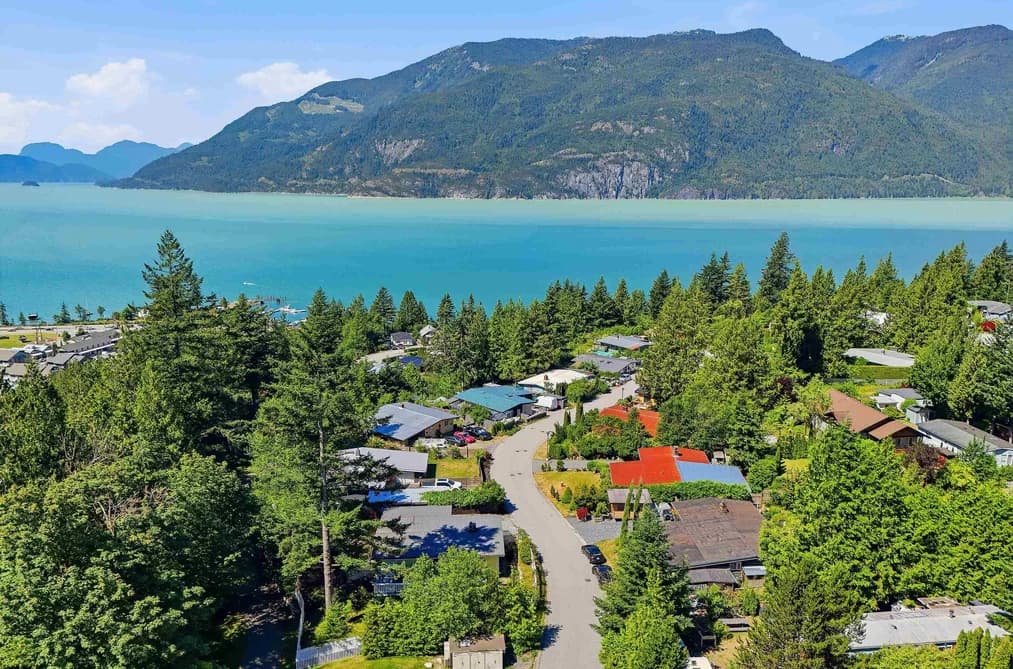 868 UPPER CRESCENT, Britannia Beach, BC — Residential for Sale - Main Photo