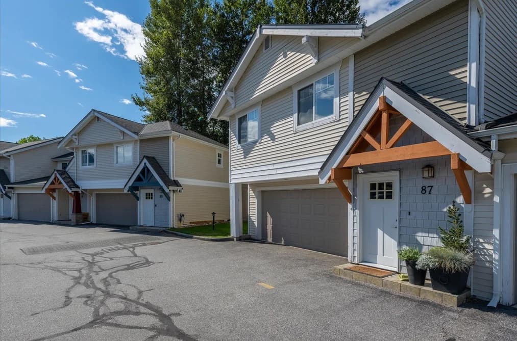 87 1821 WILLOW CRESCENT, Squamish, BC — Residential for Sale - Photo 2