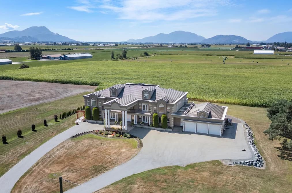 8703 UPPER PRAIRIE ROAD, Chilliwack, BC — Residential for Sale - Photo 2