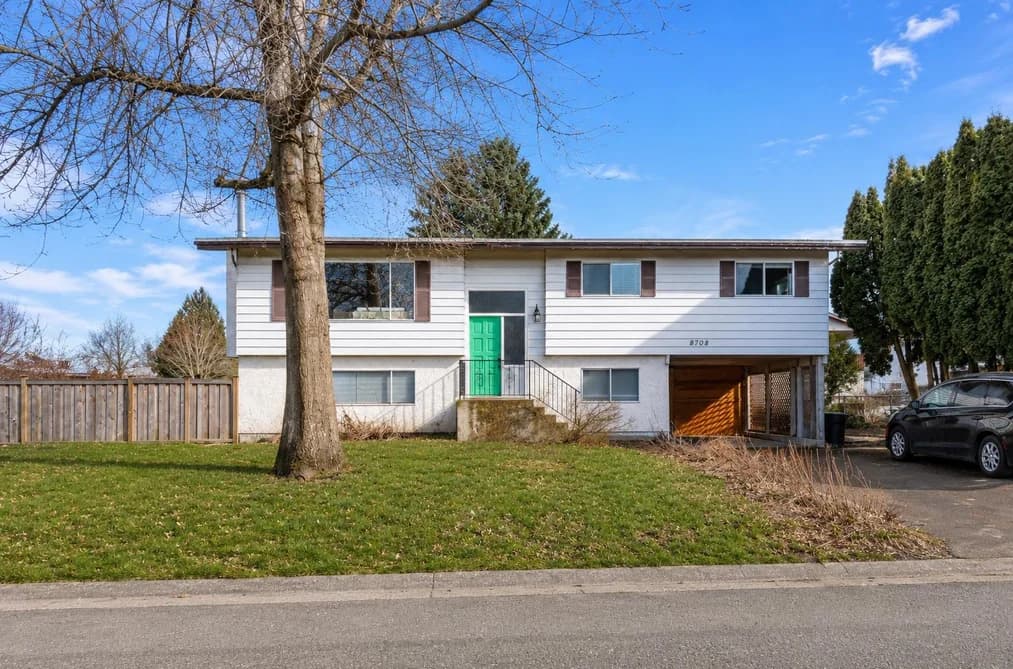 8708 CORNWALL CRESCENT, Chilliwack, BC — Residential for Sale - Main Photo