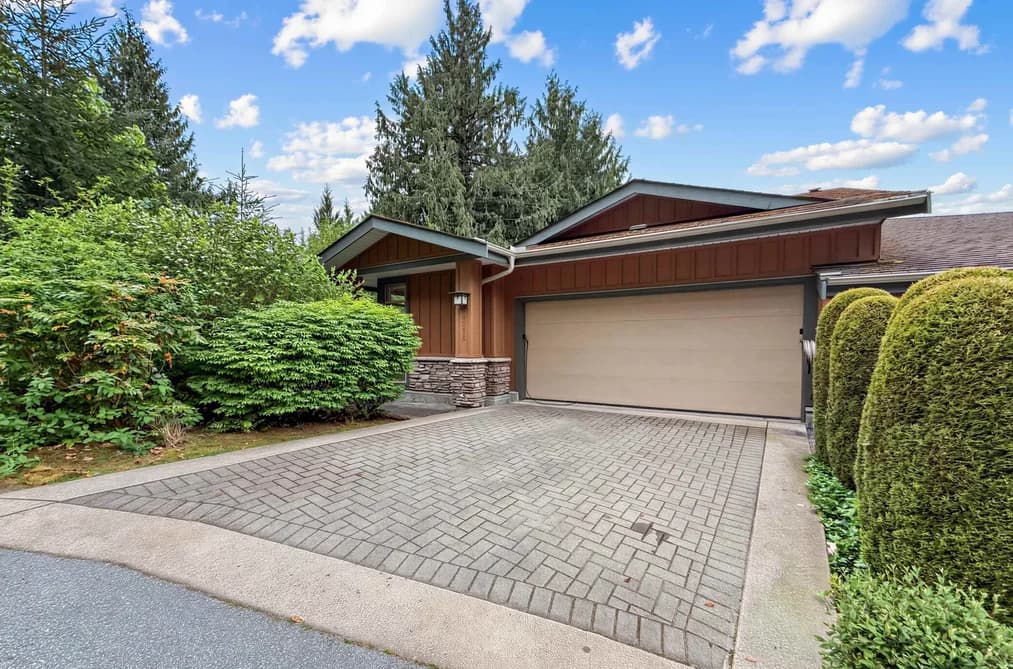 8725 SEASCAPE DRIVE, West Vancouver, BC — Residential for Sale - Photo 2