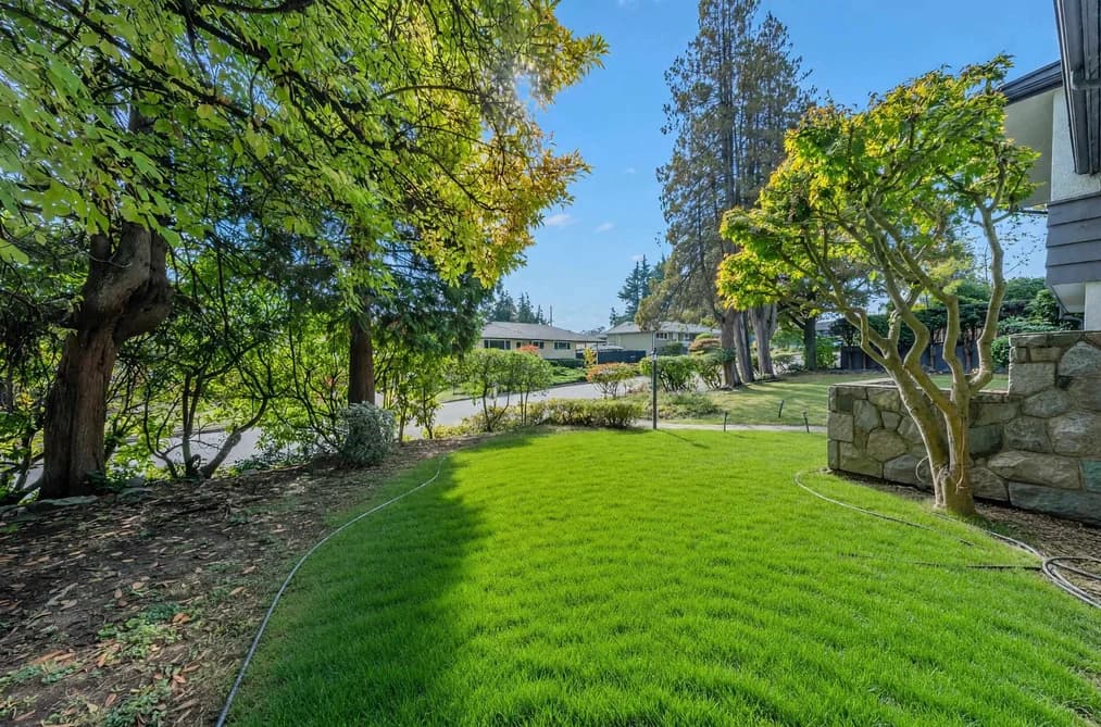 8758 CREST DRIVE, Burnaby, BC — Residential for Sale - Photo 2