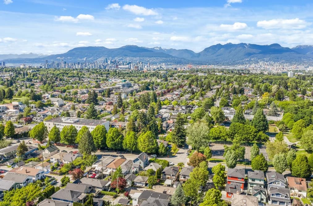 880 E 33RD AVENUE, Vancouver, BC — Residential for Sale - Photo 2