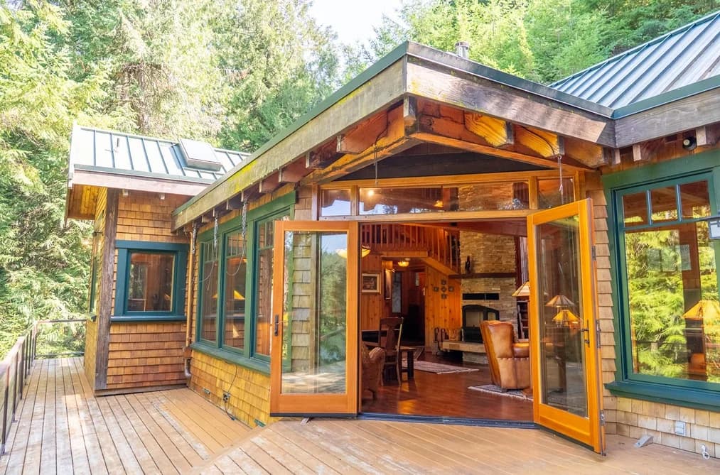 8807 AINSLIE POINT ROAD, Pender Island, BC — Residential for Sale - Photo 2