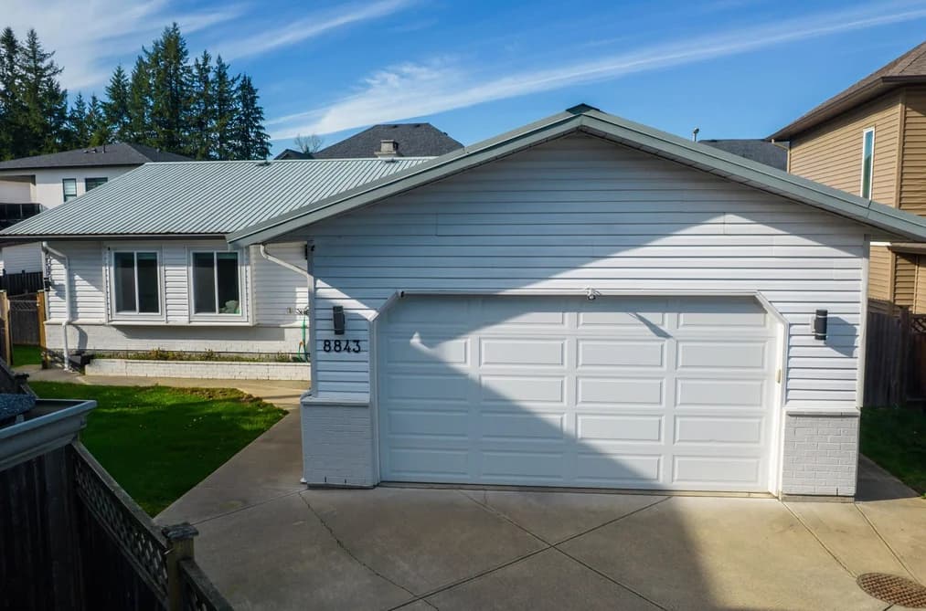 8843 WOOLER TERRACE, Mission, BC — Residential for Sale - Photo 2