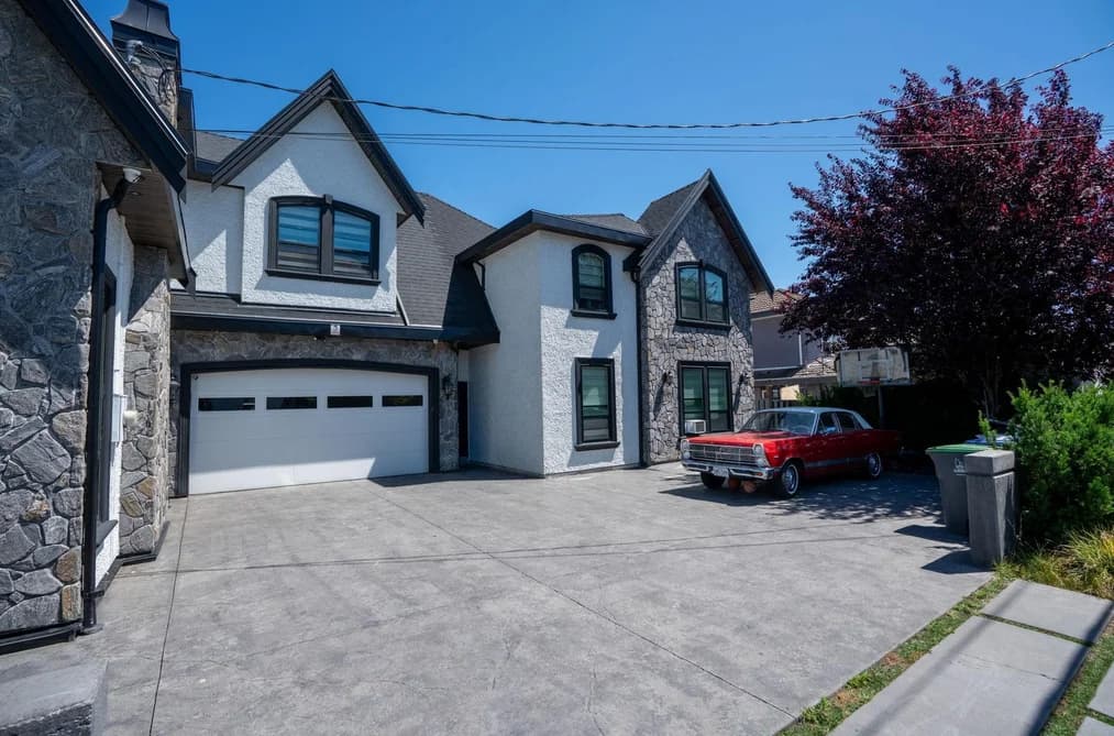 8866 134B STREET, Surrey, BC — Residential for Sale - Photo 2
