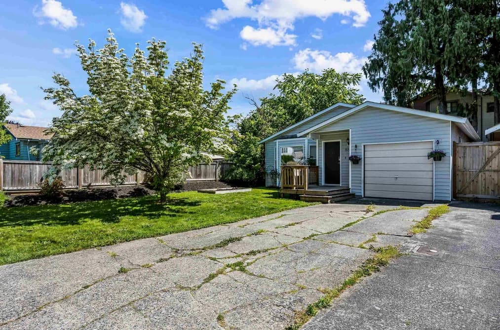 8880 ALLARD STREET, Chilliwack, BC — Residential for Sale - Photo 2