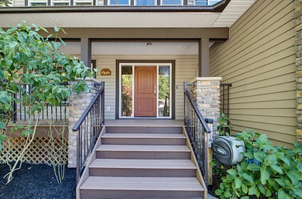 8886 Emiry Street, Mission, BC - MLS: R3164836 - Photo 2 8886 Emiry Street, Mission, BC - MLS: R3164836 - Photo 2