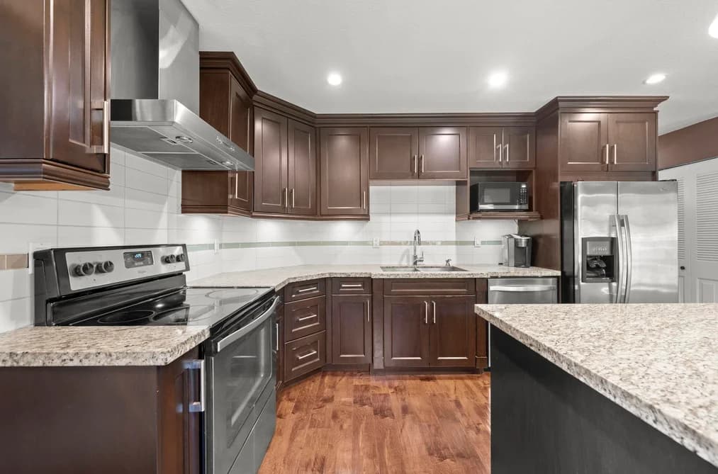 8891 157 STREET, Surrey, BC — Residential for Sale - Photo 2