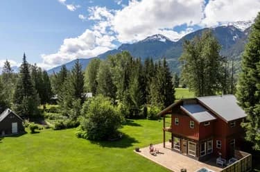 House for sale at 8950 Pemberton Meadows Road Pemberton British Columbia - MLS: R3125082
