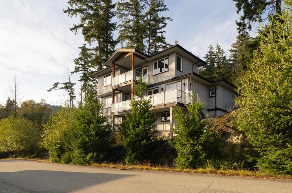897 COWAN POINT DRIVE, Bowen Island, BC — Residential for Sale - Main Photo