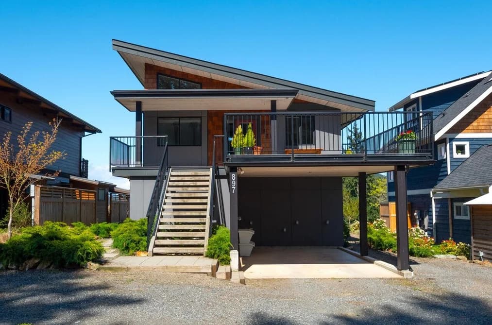 897 RIVENDELL DRIVE, Bowen Island, BC — Residential for Sale - Photo 2