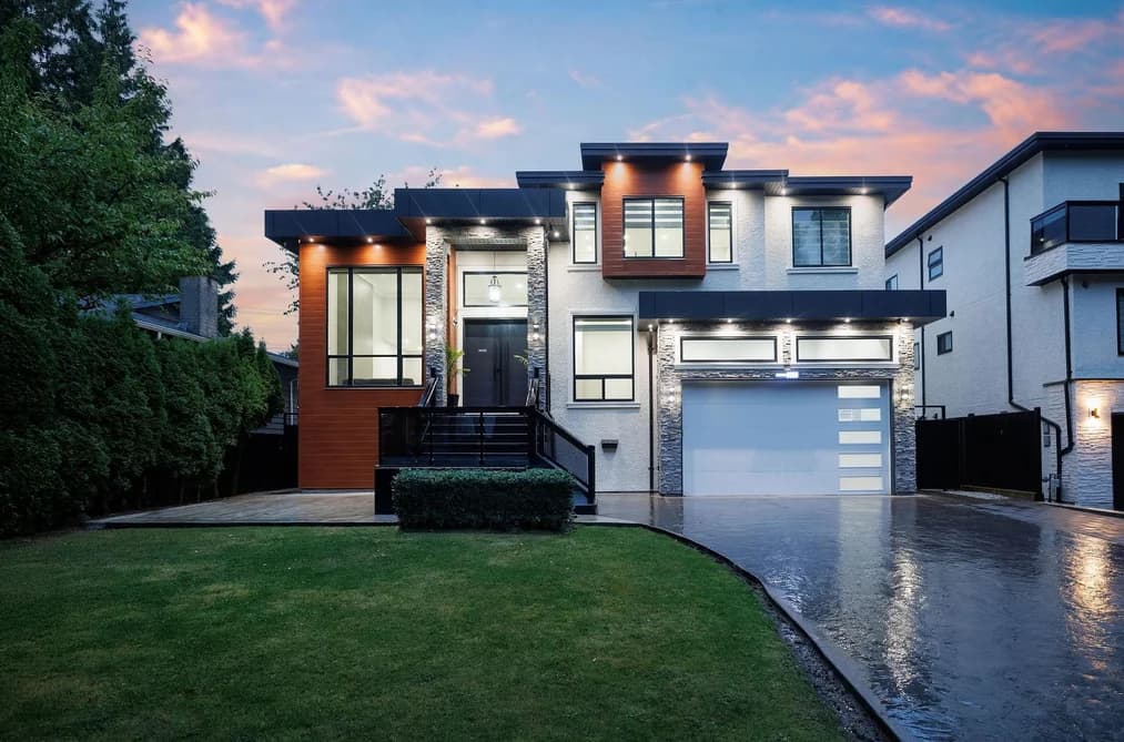8995 QUEEN MARY BOULEVARD, Surrey, BC — Residential for Sale - Main Photo