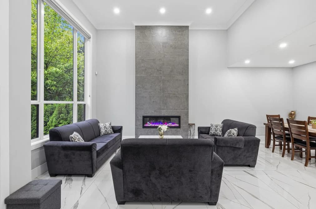 8995 QUEEN MARY BOULEVARD, Surrey, BC — Residential for Sale - Photo 2