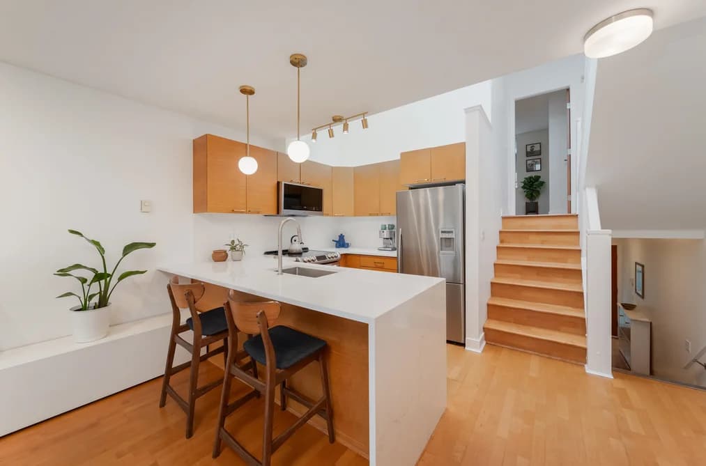 9 1250 W 6TH AVENUE, Vancouver, BC — Residential for Sale - Photo 2