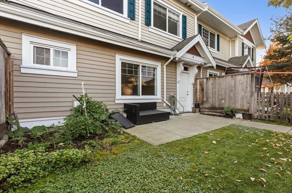 9-30748 Cardinal Avenue, Abbotsford, BC - Townhouse for Sale - Photo 2 of 31 9-30748 Cardinal Avenue, Abbotsford, BC - Townhouse for Sale - Photo 2 of 31