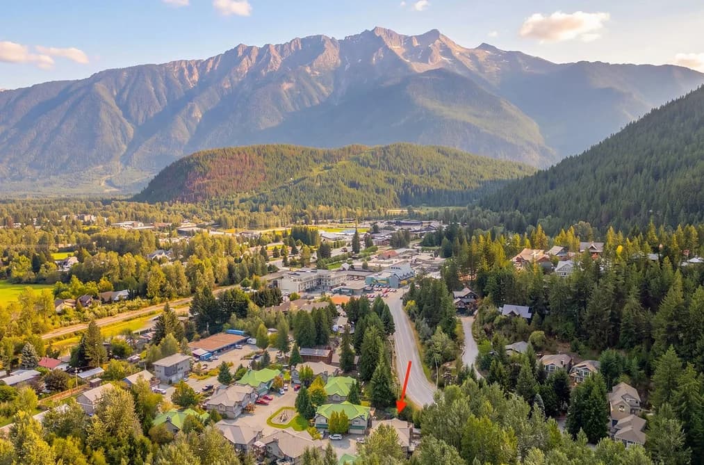 9 7467 PROSPECT STREET, Pemberton, BC — Residential for Sale - Photo 2