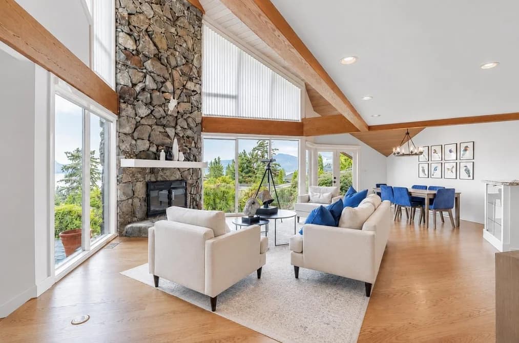 90 TIDEWATER WAY, Lions Bay, BC — Residential for Sale - Photo 2