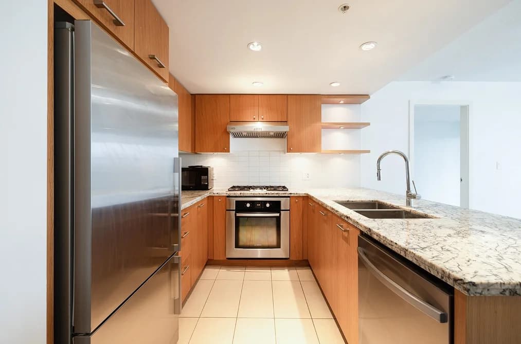 901 1455 GEORGE STREET, White Rock, BC — Residential for Sale - Photo 2