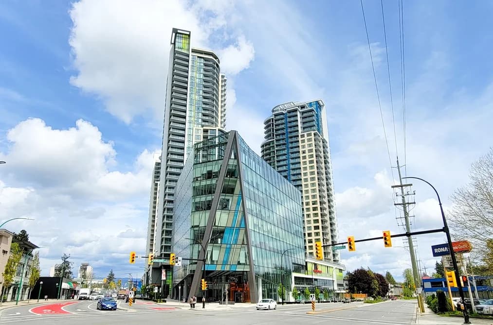 901 7388 KINGSWAY, Burnaby, BC — Residential for Sale - Main Photo