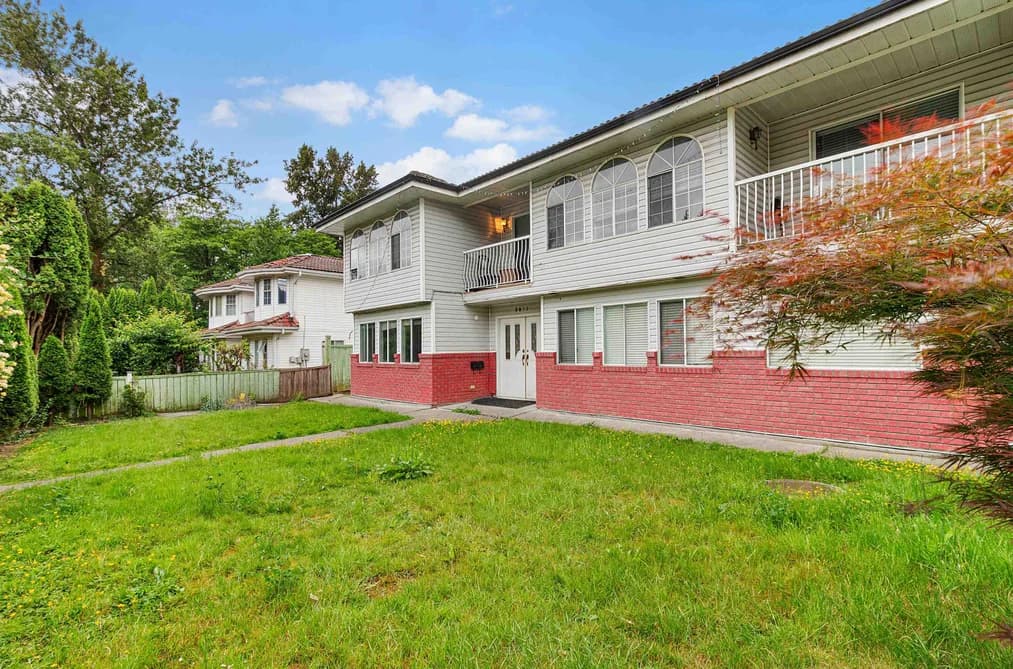 9011 KING GEORGE BOULEVARD, Surrey, BC — Residential for Sale - Photo 2