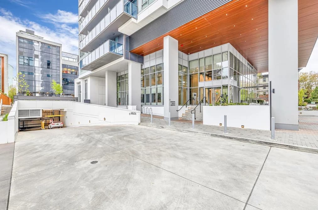 902 10448 UNIVERSITY DRIVE, Surrey, BC — Residential for Sale - Photo 2