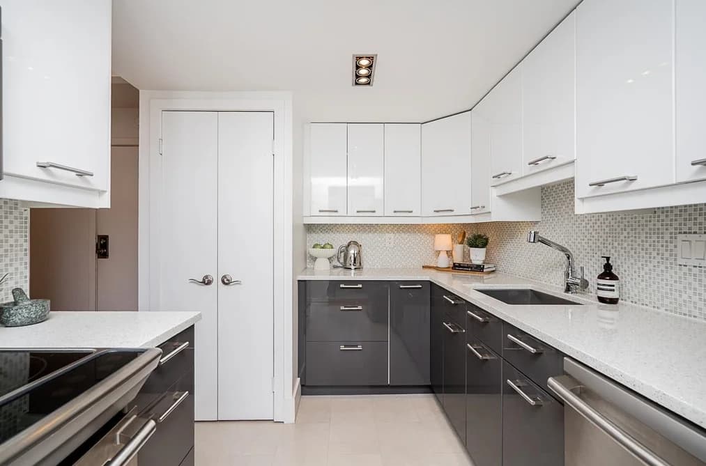 902 1616 W 13 AVENUE, Vancouver, BC — Residential for Sale - Photo 2