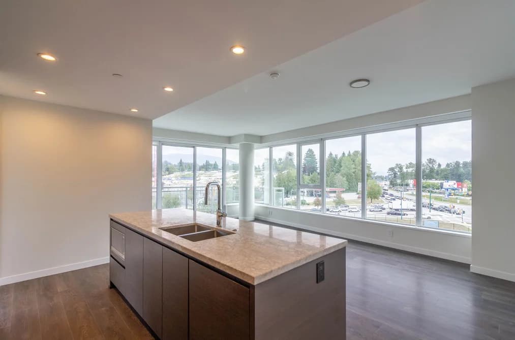 902 308 MORRISSEY ROAD, Port Moody, BC — Residential for Sale - Photo 2
