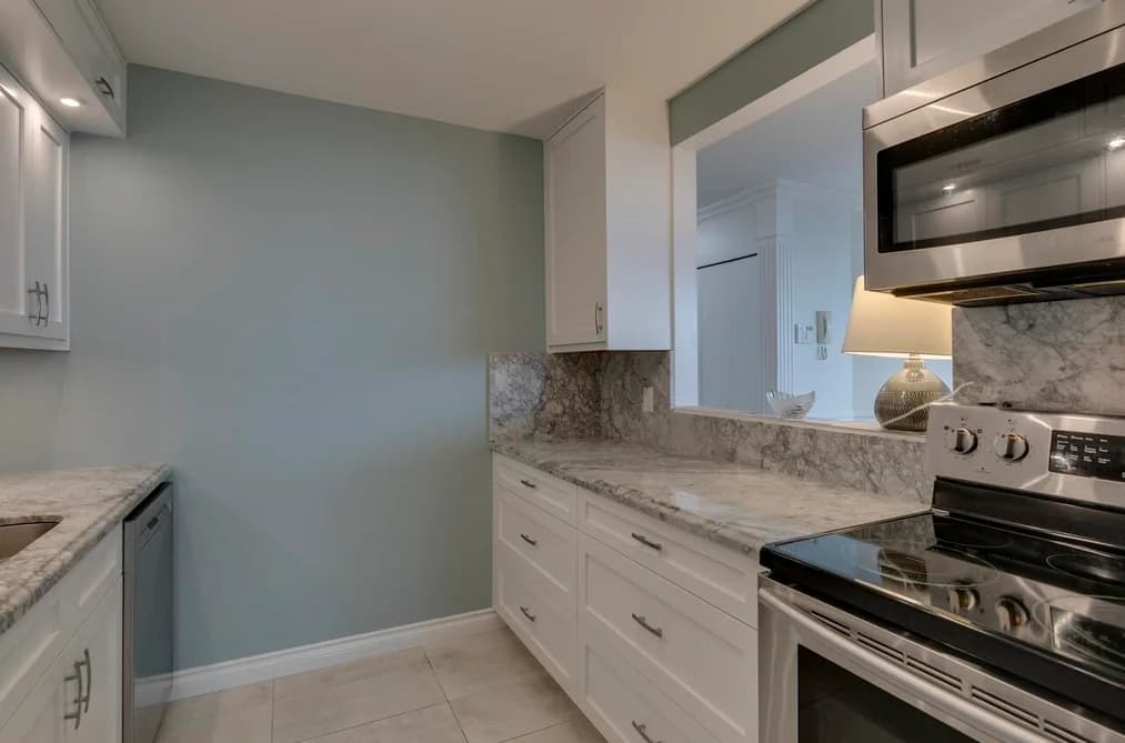 902 3920 HASTINGS STREET, Burnaby, BC — Residential for Sale - Photo 2