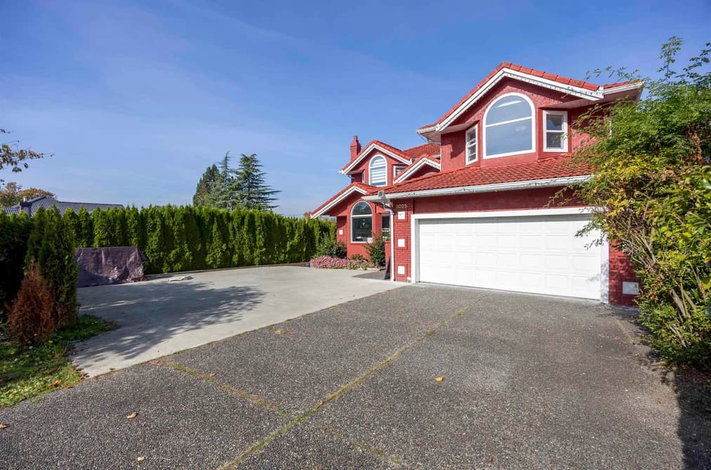 9025 BRIAR ROAD, Burnaby, BC — Residential for Sale - Photo 2