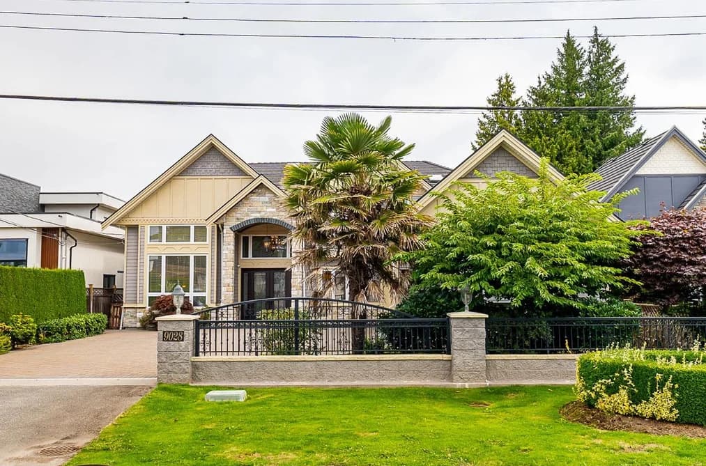 9028 PINEWELL CRESCENT, Richmond, BC — Residential for Sale - Photo 2