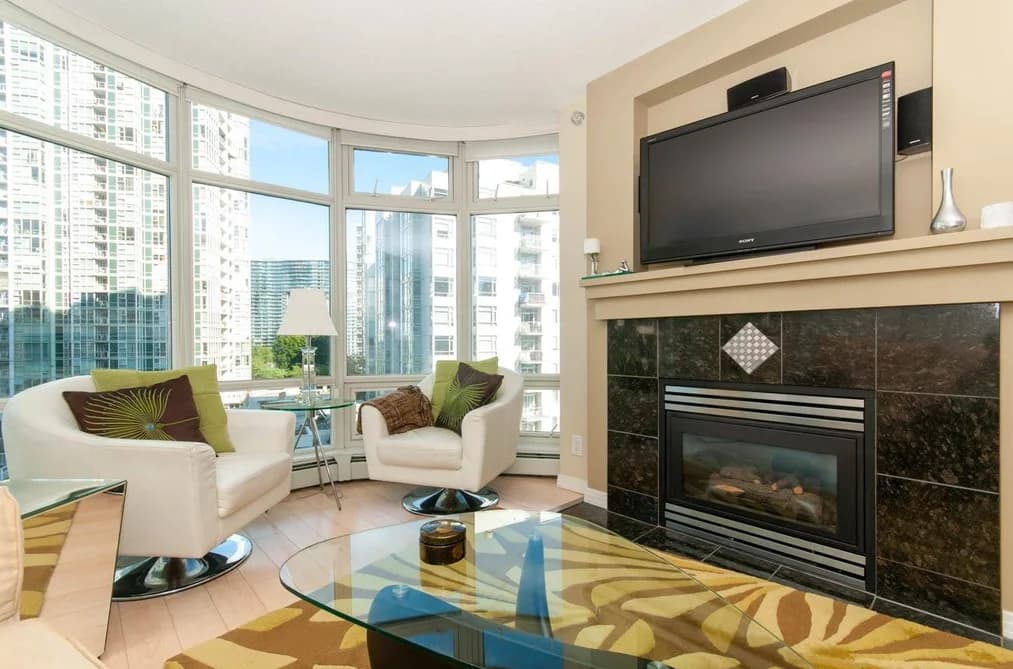 905 1199 MARINASIDE CRESCENT, Vancouver BC V6Z 2Y2 - Photo 1