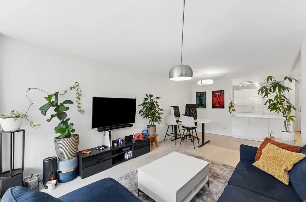 905 2024 FULLERTON AVENUE, North Vancouver, BC — Residential for Sale - Main Photo