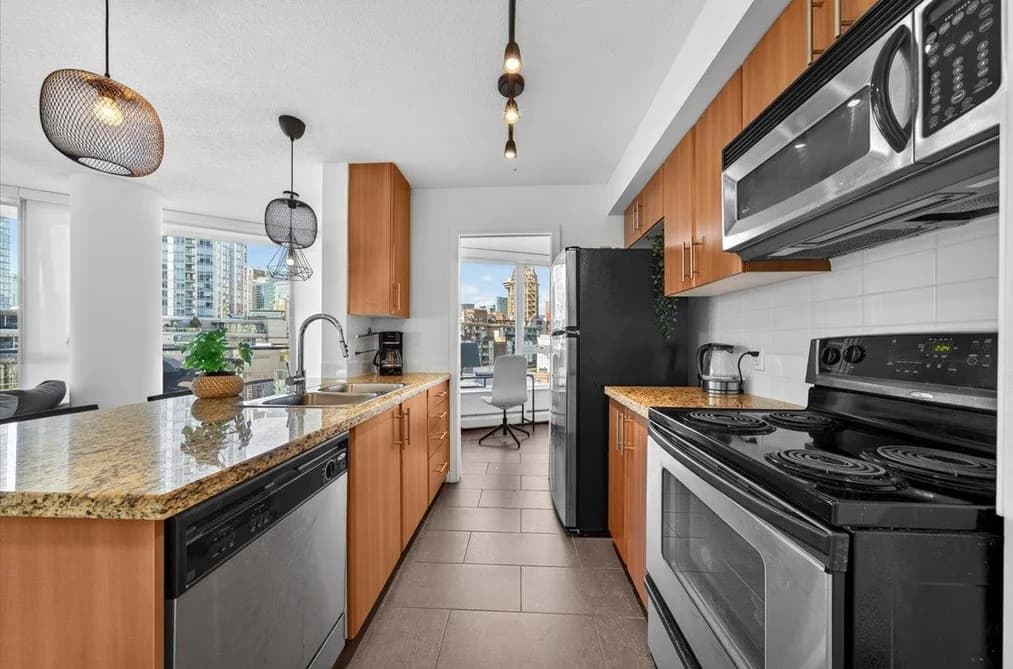 905 58 KEEFER PLACE, Vancouver, BC — Residential for Sale - Photo 2