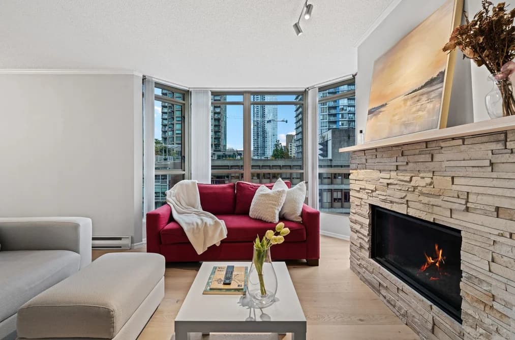 906 867 HAMILTON STREET, Vancouver, BC — Residential for Sale - Main Photo